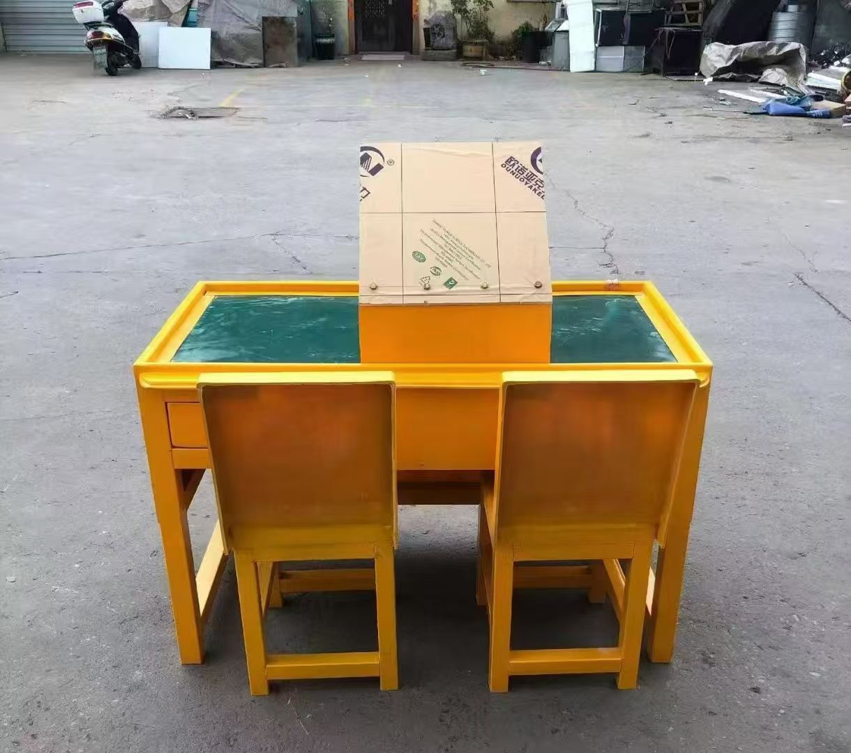 南宁防静电导通桌井下煤矿火工品发放桌：危险品流转的安全守护者